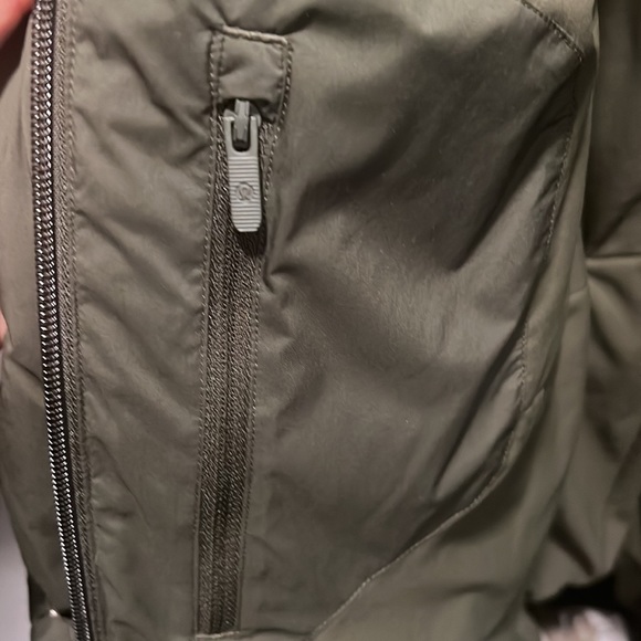Lululemon Wunderpuff Jacket - Picture 4 of 9